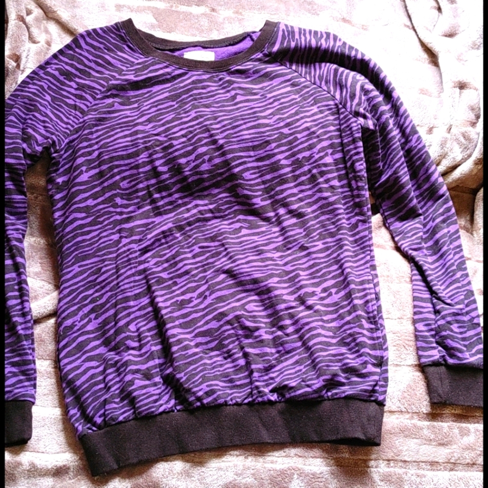 Forever 21 purple zebra top size L
